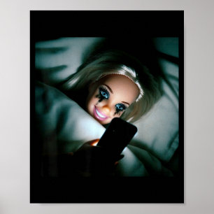 Poster Poupée drôle visage pleurant Mème défilant Humour 