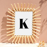 Poster Première lettre | Monogram Modern Stylish Trendy<br><div class="desc">Poster simple,  élégant et personnalisé en monogramme de lettre initiale dans la typographie minimaliste moderne en noir. Un cadeau personnalisé parfait ou un accessoire avec une touche personnelle!</div>