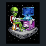 Poster Programmeur Alien spatial<br><div class="desc">Ce drôle de design d'ingénieur informatique comprend un programmeur alien de l'espace qui écrit le code logiciel.</div>