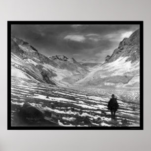 Poster Randonneur dans la vallée du Mont Aconcagua au Chi