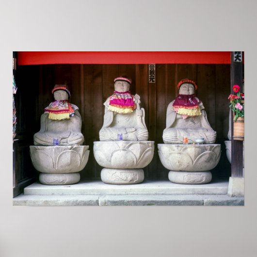 Poster Rangée de statues de moines Jizo avec bavoir et ch (Devant)