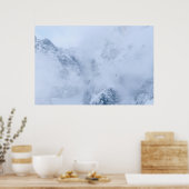 Poster Ravens, montagnes enneigées et nuages (Cuisine)