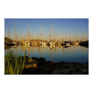 Poster Reflet de bateaux dans un port.