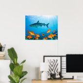 Poster Requin parmi poissons rouges (Bureau à domicile)