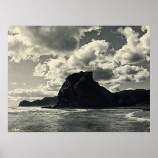 Poster roche de lion à piha, redux