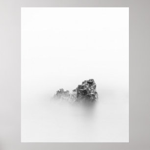 Poster Roche isolée dans une brume de mer
