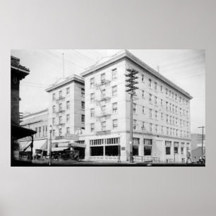 Poster Roseburg, OR Town View and Umpqua Hotel