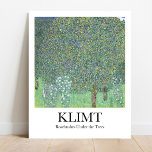 Poster Rosiers sous les arbres par Gustav Klimt<br><div class="desc">Les Rosiers de Gustav Klimt sous les arbres (1905) célèbre peinture</div>