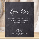 Poster Rustique Open Bar Chalkboard Personnalisé Mariage<br><div class="desc">Open Bar ! Calligraphie simple mais élégante, cette enseigne de bar mariage dispose d'Open bar dans l'élégante calligraphie, et les boissons Tonights sont gratuites, les histoires de demain sont inestimables. Customisez ce panneau de mariage élégant avec vos noms et votre date! DROIT D'AUTEUR © 2020 Judy Burrows, Black Dog Art...</div>