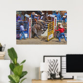 Poster Saddle Bronc Breaking Out of Rodeo Chute w Cowboy (Bureau à domicile)