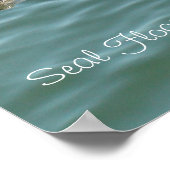 Poster Sceau flottant sur le dos dans la jetée de Chatham (Coin)