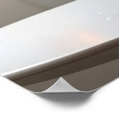 Poster Scène sereine : Table blanche avec une coupe à vap (Coin)