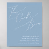Poster Script Whimsical | Dusty Blue Cette Bougie Brûle (Devant)