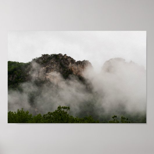 Poster Seneca Rocks dans le nuage, Virginie-Occidentale. (Devant)