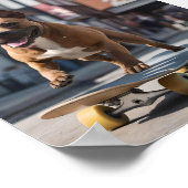 Poster Skateboard Stunt : Un Staffy en déplacement (Coin)