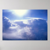 Poster Soleil brillant à travers les nuages (Devant)