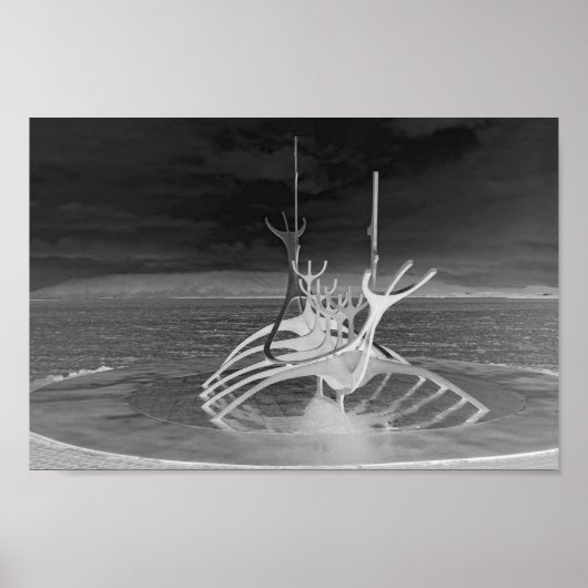 Poster Soleil Voyager Sculpture, Islande, Reverse B/W (Devant)