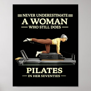 Poster Sous-estimer une femme qui fait du pilates dans le