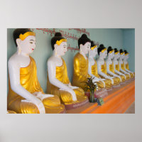 Statues bouddhistes à Umin Thounzeh