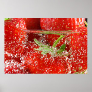 Poster Strawberries in water with bubbles