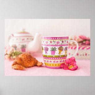 Poster Tasse avec le thé, le croissant et la fleur