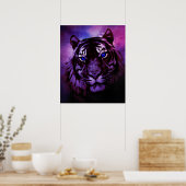 Poster Tigre avec yeux bleus sur Arrière - plan pourpre (Cuisine)