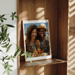 Poster Toi et moi | Photo personnalisée des couples<br><div class="desc">Cette affiche de statistiques mariages est stylisée pour ressembler à une couverture de magazine design. Avec un revêtement de typographie moderne et tendance et votre photo préférée. Un souvenir parfait pour une journée très spéciale. Utilisez les outils de conception pour choisir une couleur arrière - plan, ajouter des photos, modifier...</div>