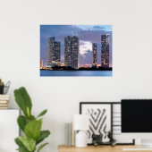 Poster Tours en condominium au bord de l'eau à Miami (Bureau à domicile)