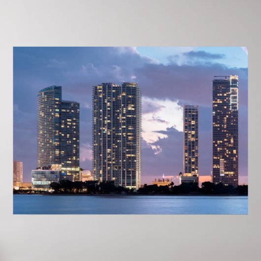 Poster Tours en condominium au bord de l'eau à Miami (Devant)