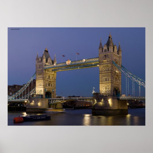 Poster Tower Bridge Londres Angleterre à Dusk (Devant)
