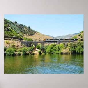Poster Train et la rivière Douro au Portugal
