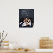 Poster Trois filles en classe chuchotant (Cuisine)