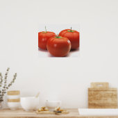 Poster Trois tomates sur le comptoir, gros plan (Cuisine)
