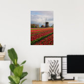 Poster Tulipes rouges et un moulin à vent (Bureau à domicile)