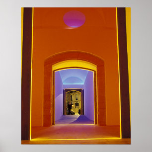 Poster UE, Espagne, Barcelone. Porte éclairée près de Pic