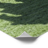 Poster Un arbitre de football tient le drapeau. (Coin)