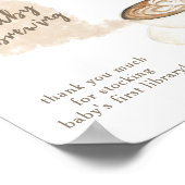 Poster Un bébé prépare des livres pour bébé (Coin)