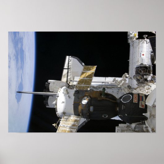 Poster Un engin spatial Soyouz ancré (Devant)