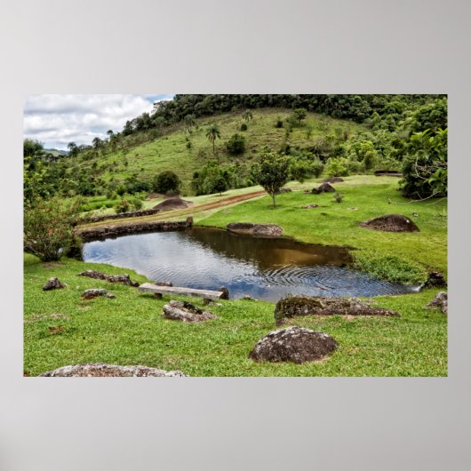 Poster Un Étang Avec Petite Banc En Bois (Devant)