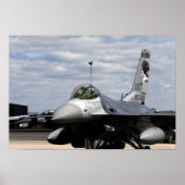 Poster Un Faucon de combat F-16 (Devant)