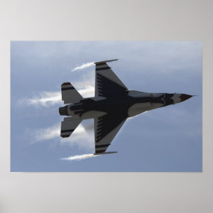 Poster Un faucon F-16 qui combat tire des G élevés