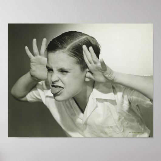 Poster Un garçon qui fait son visage (Devant)