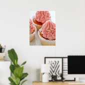 Poster Un gâteau sucré à glaçage rose (Bureau à domicile)