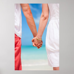 Poster Un jeune couple se tenant la main