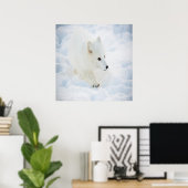 Poster Un mignon petit renard blanc arctique marchant dan (Bureau à domicile)