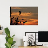 Poster un oiseau dans l'arbre au coucher du soleil (Bureau à domicile)