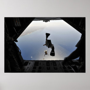 Poster Un pararescueman de l'Armée de l'Air d'USA sautant