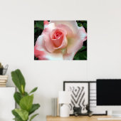 Poster Un rose sous un autre nom. (Bureau à domicile)