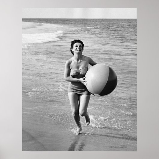 Poster Une femme avec un Beach Ball (Devant)