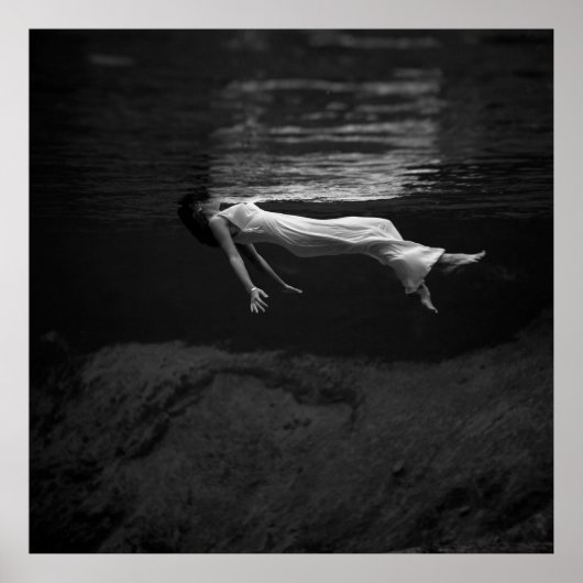 Poster Une femme dans l'eau (Devant)